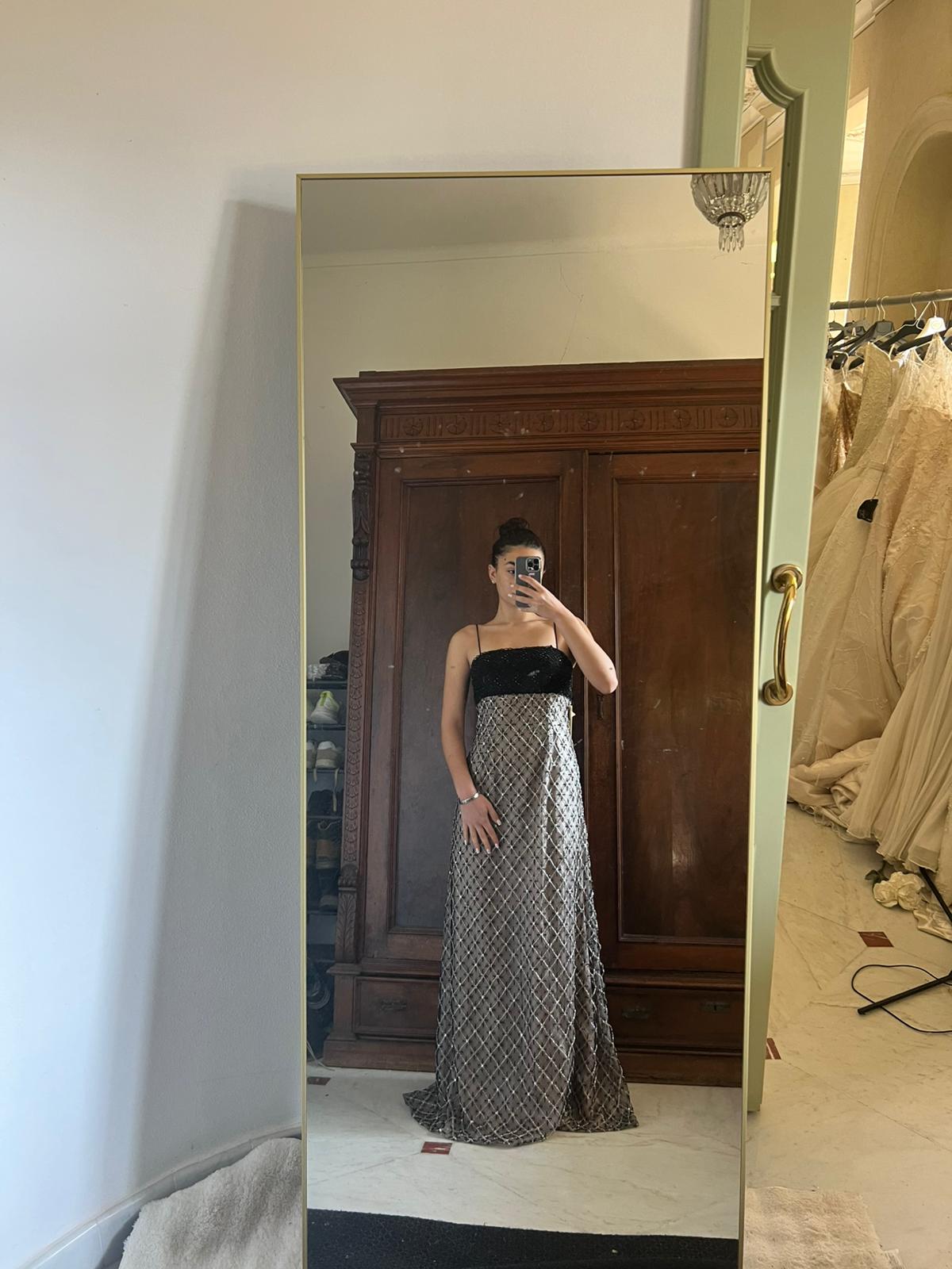 Abiti da sposa e da cerimonia da stock magazzino